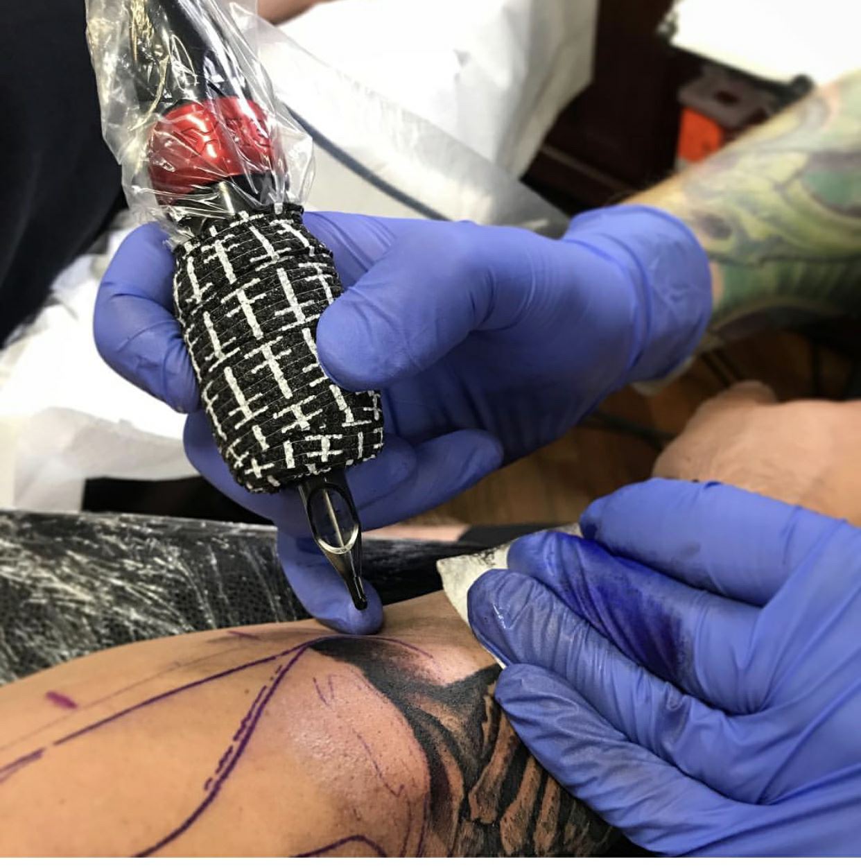 Tattoo gun tenaci calamum wrak tenaces fascia tape